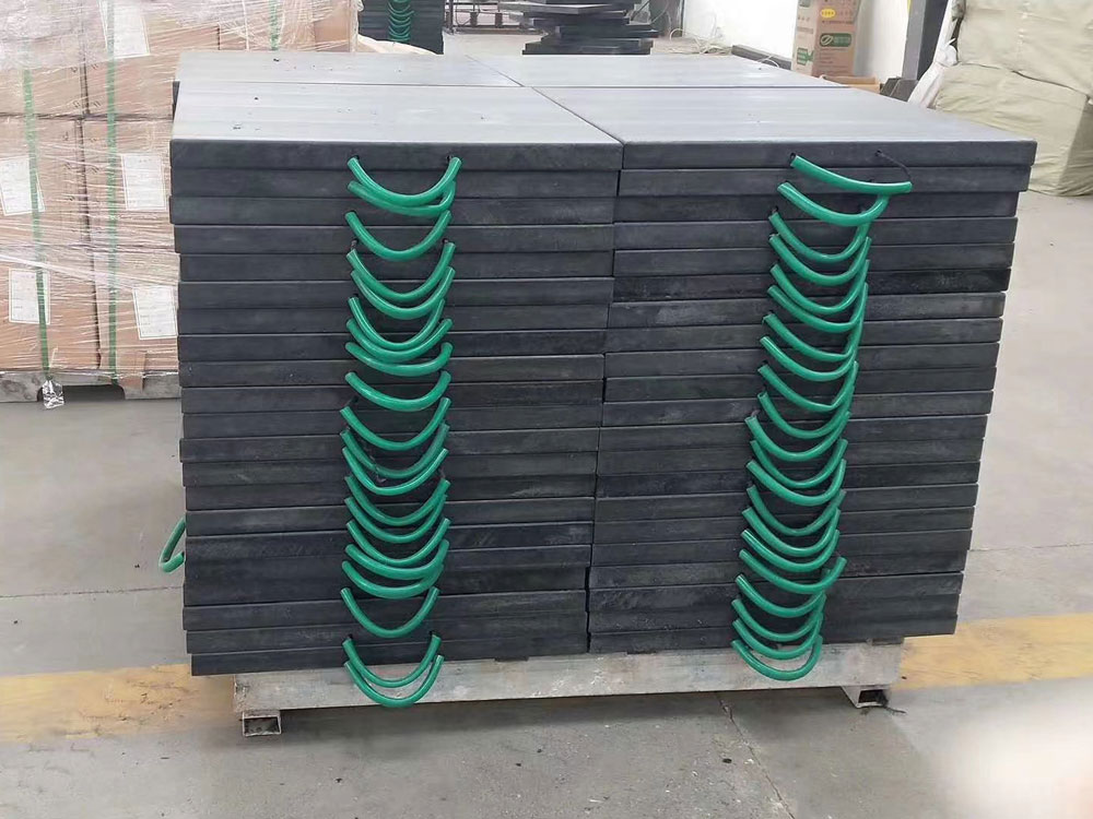 Накладки на выносные опоры крана