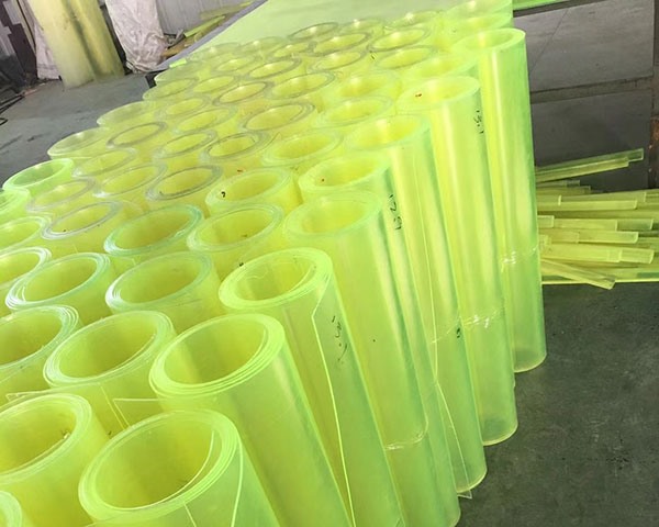 Обработка антистатических полиуретановых пластин