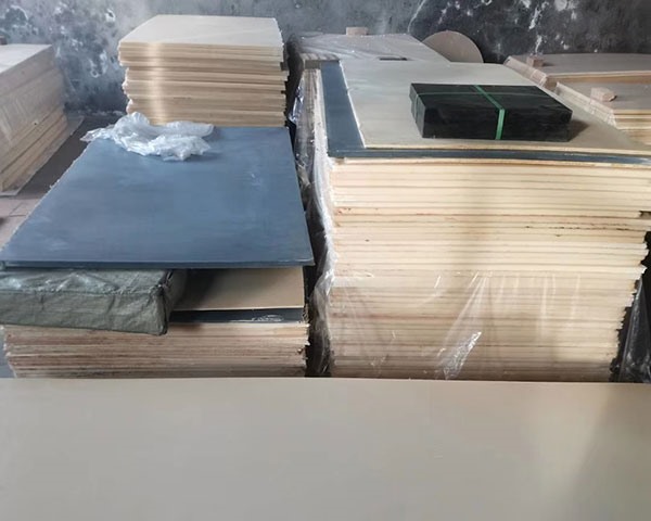 Маслосодержащий нейлоновый лист